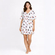 Women's pajama set with a cute cat and heart pattern on a white background, featuring various colored cats holding red hearts, perfect for pet lovers and cozy sleepwear.
