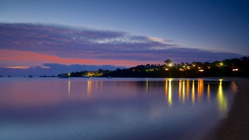 For a classic Hawaiian sunrise beach experience, head to Richardson’s Beach in Hilo